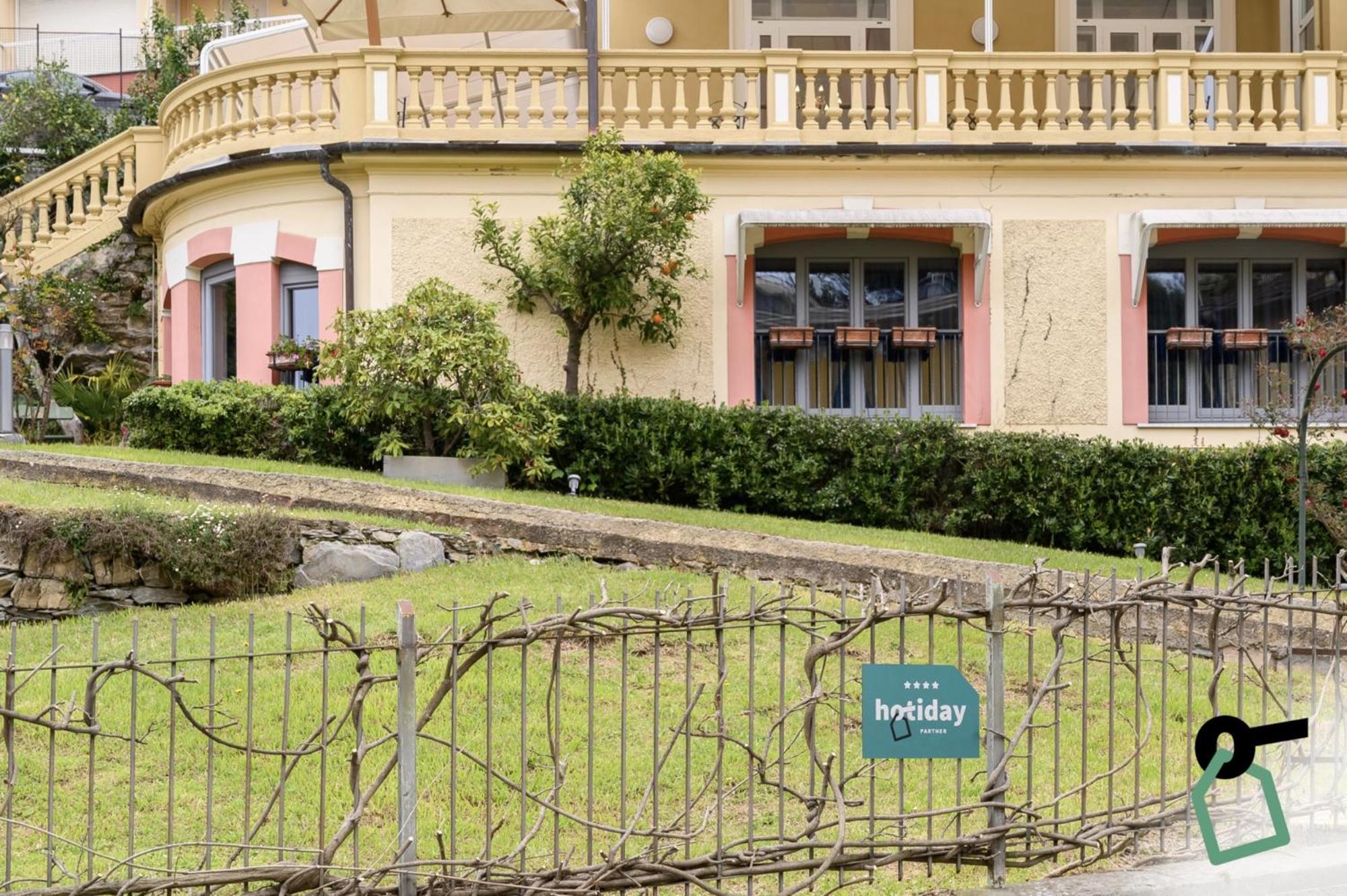 Hotel Hotiday Collection -