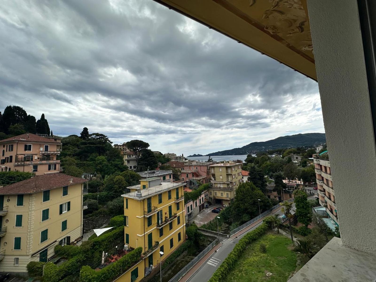 Hotel Hotiday Collection -